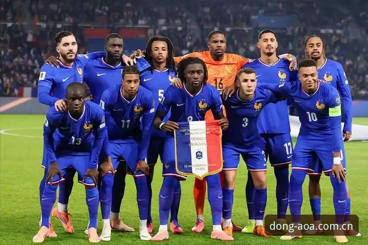 世界杯赛场惊现阵容大洗牌，法国3-0伊拉克背后德尚为何只说“满意一半”
